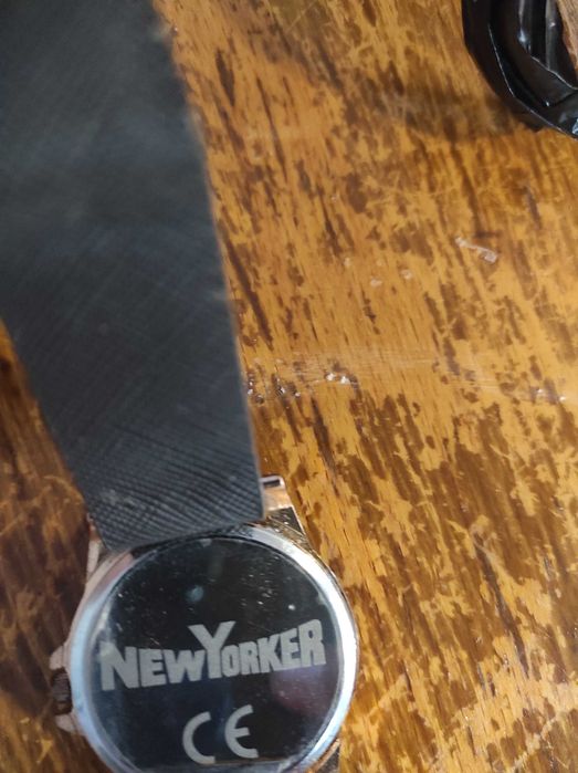 Продавам часовник NEWYORKER
