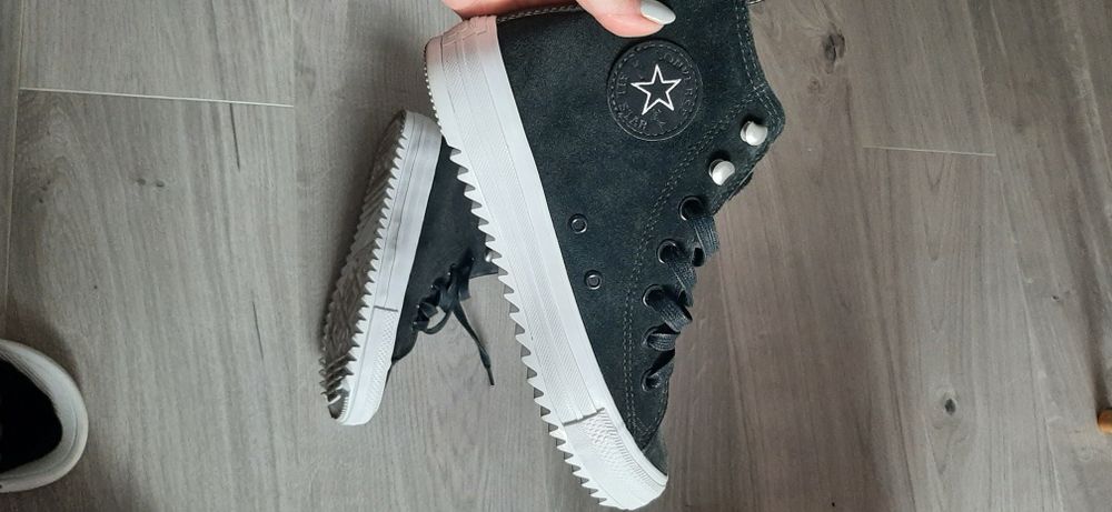 Vand converse marimea36 piele