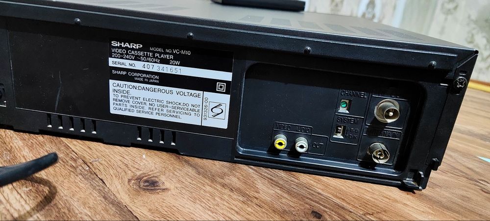 Sharp видеомагнитофон