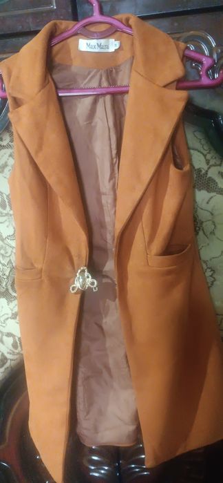 Qizlar uchun chiroyli bezrukavka