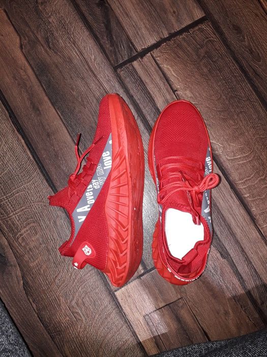 Pantofi sport noi,marimi 40 si 41