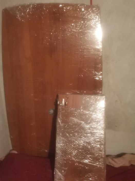 Маса с два стола за бар