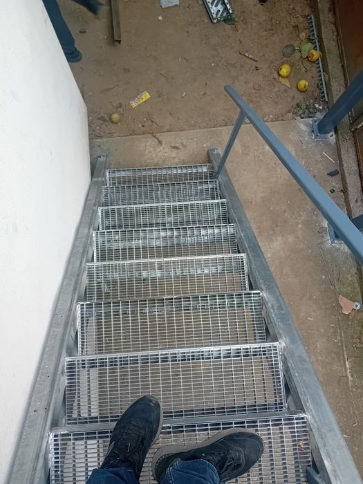 Scara metalica zincata 4mm grosime facem și montaj