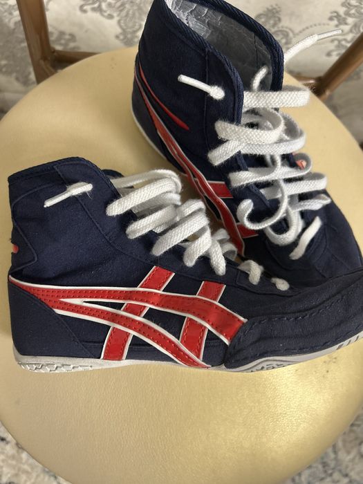 Продаю борцовки тайгер