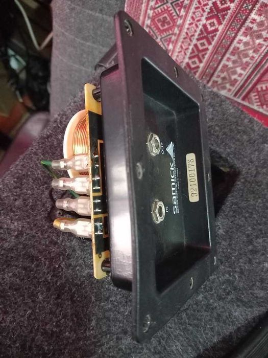 Пасивни монитори SAMICK