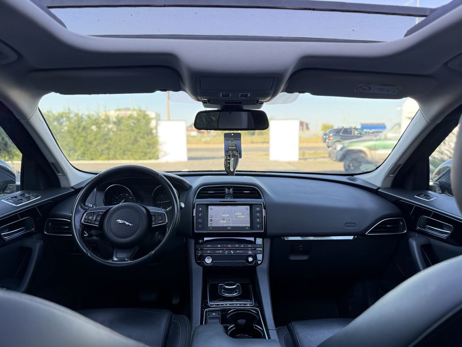 Jaguar F-Pace 2.0d 4x4 Navigatie, Incalzire, Xenon , Unic Propietar