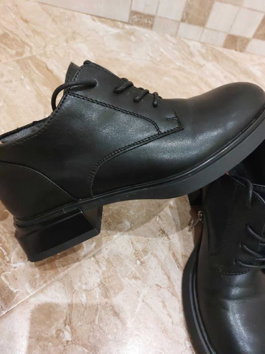 Боти от естествена кожа