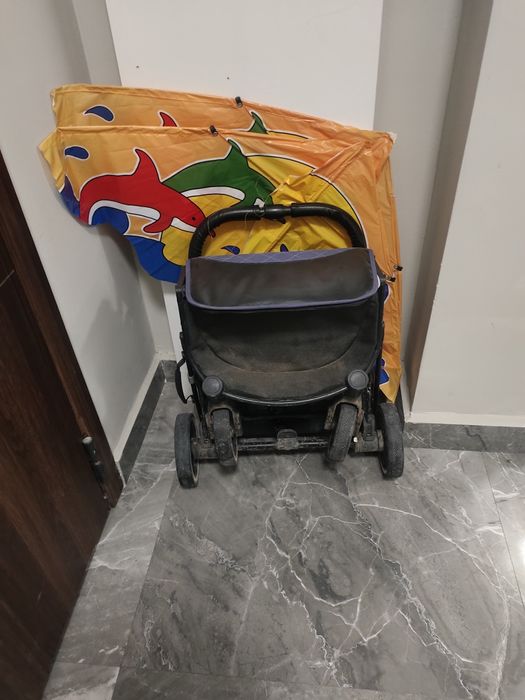 Детская коляска целая