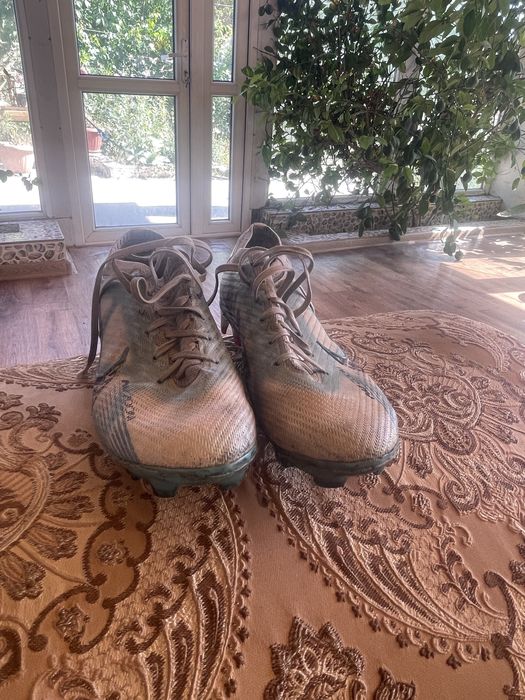 Бутсы айырзум сатылады