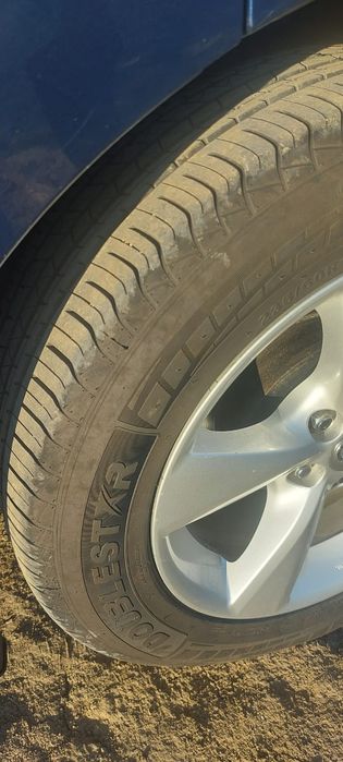 Продам резину на 18