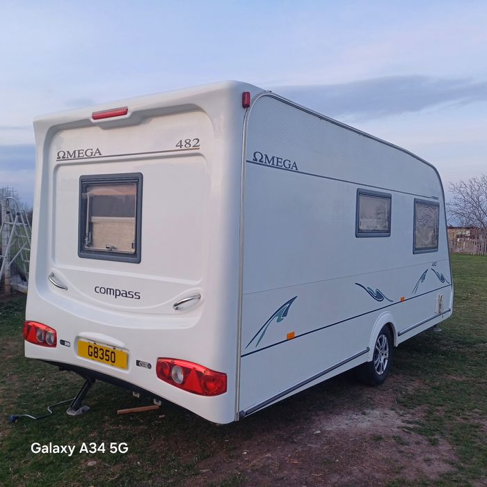 Vând rulota compass 2006.