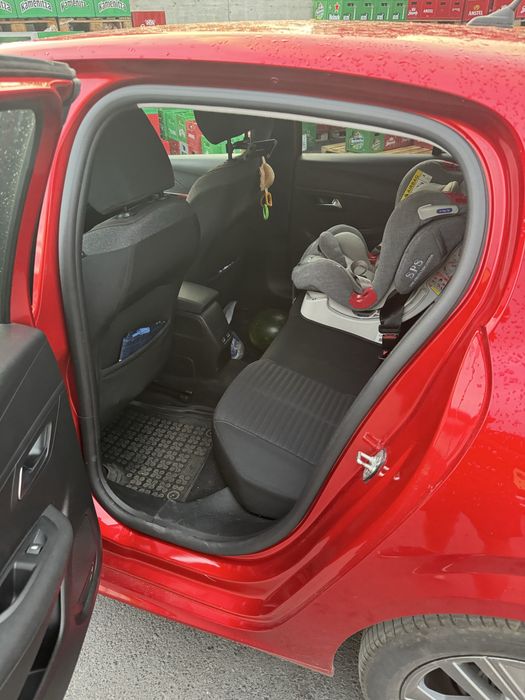 Peugeot 208 1.2 Бензин