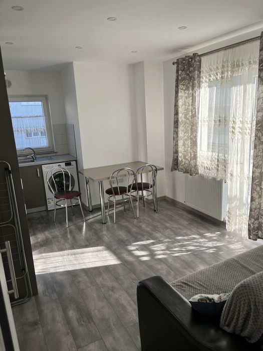 Apartament cu o camera de inchiriat