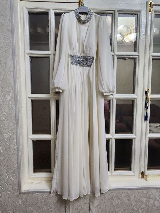 Красивый-белый Вечерный койлак