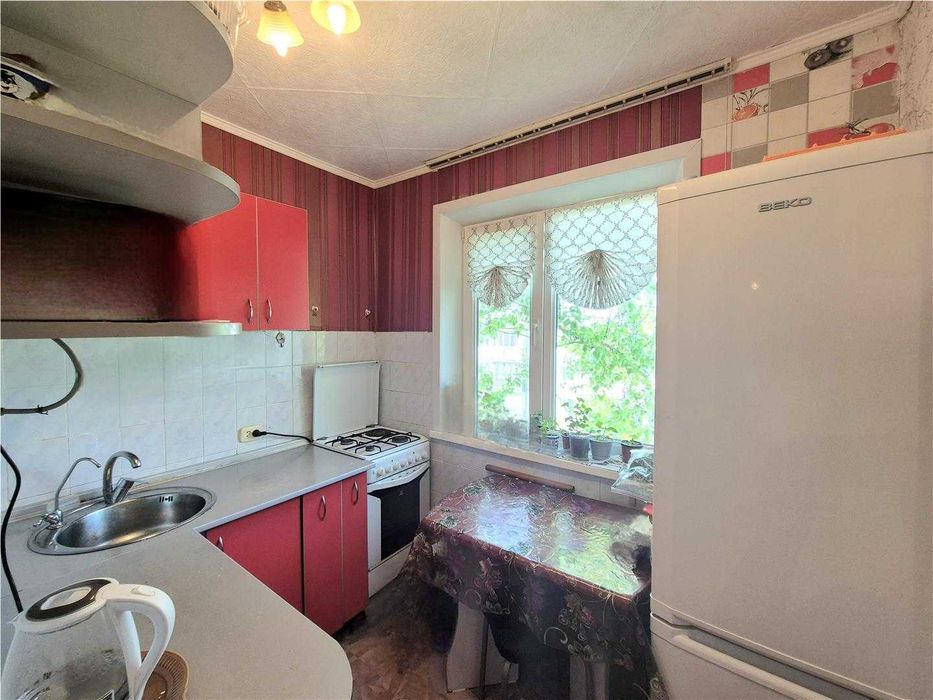 Продам  3-комн. квартиру  по пр. Республики 
 5/5 эт