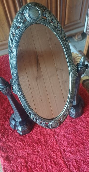 Superbă oglinda de masa