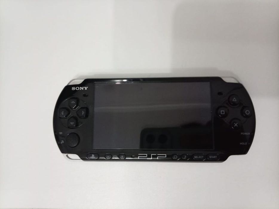Продам PSP(прошитая, комплект +3 диска)