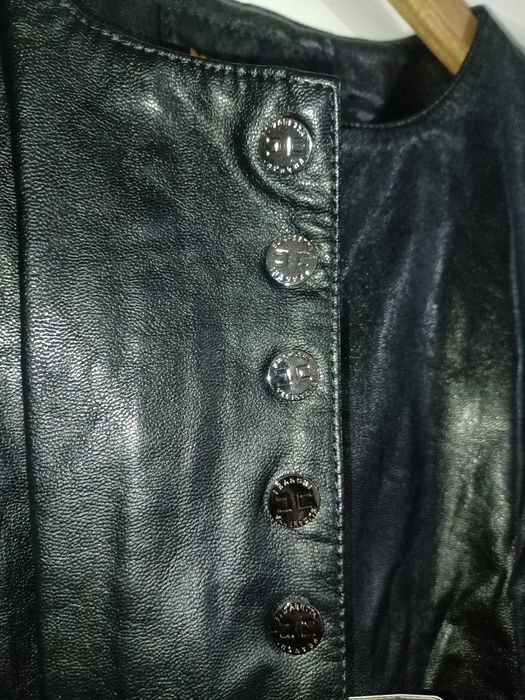 Продам коженную женскую куртку