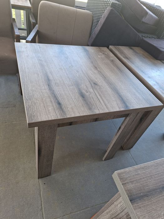 Vand mese pret bun 4 mese la 300 buc