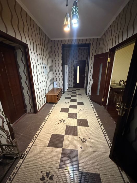 Сдаю  2 х квартиру район парка Победы
