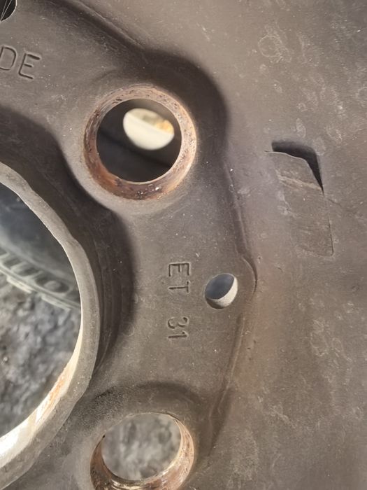4 бр. зимни гуми 205/55 R16 със стоманени джанти