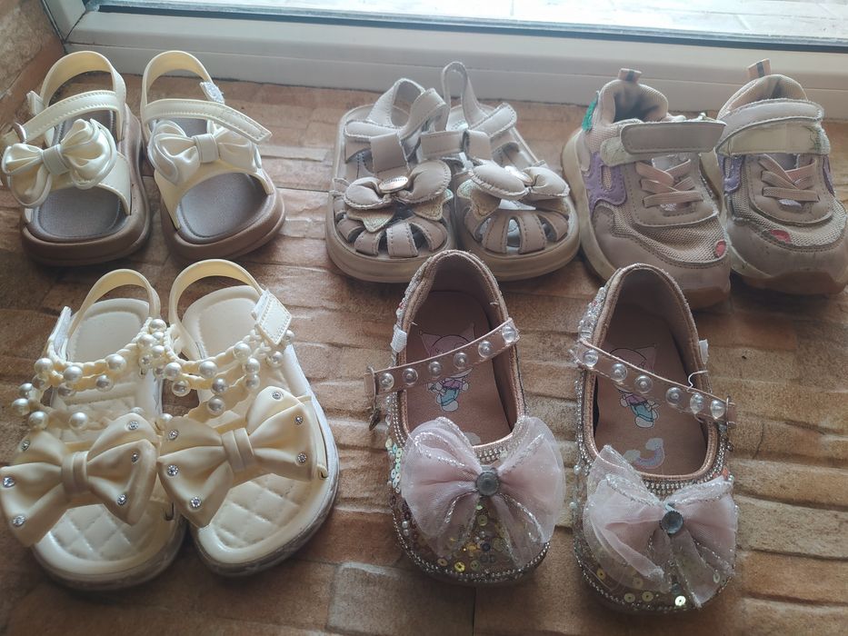 Обувь на девочку 3_4 лет