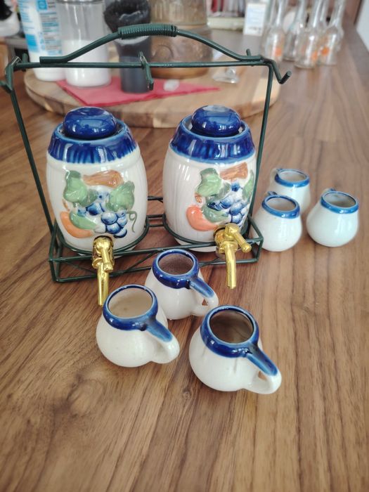 Керамичен ракиен сервиз с 6 малки чаши