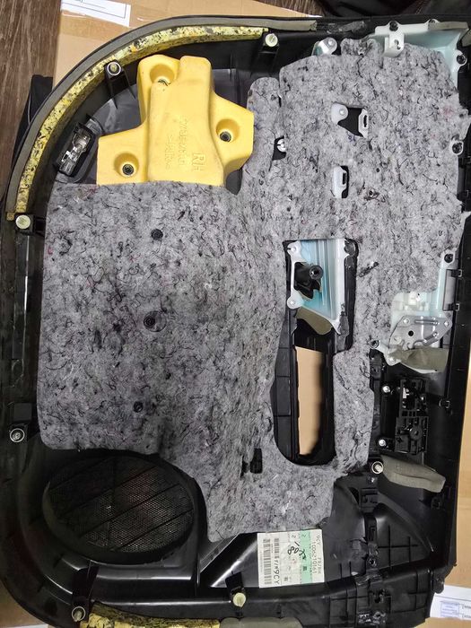 Обшивка двери Toyota