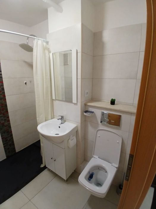Garsoniera de închiriat
