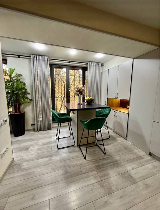 Евро квартира 3/2/4 на: Цум,Ц-7, 110школа