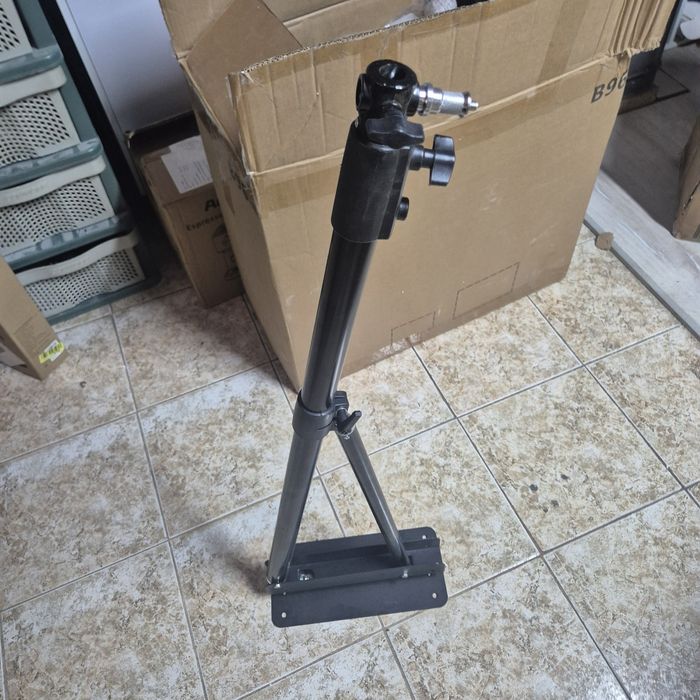 Разтегателна  Стенната стойка за фотографска светлина,и др.с гъвкаво в