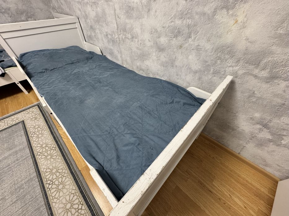 Продам растущую кровать Икеа вместе с матрасом. Забирать район Жагалау