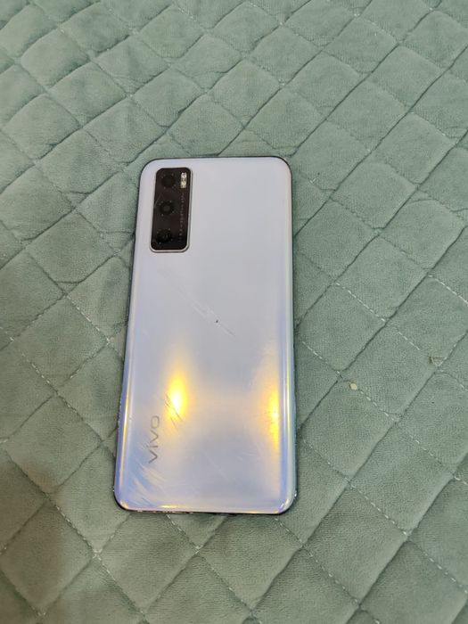 Продам Vivo v20 se