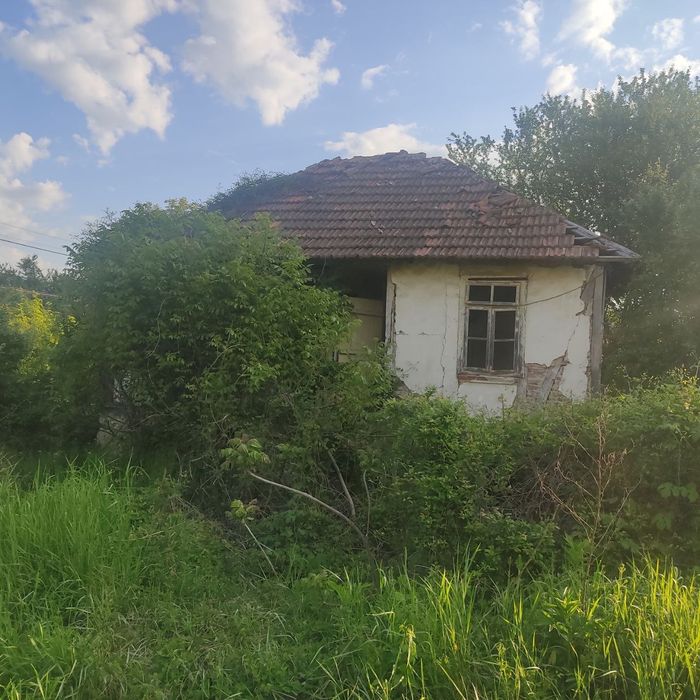 Парцел в с. Синаговци - 595 кв.м.