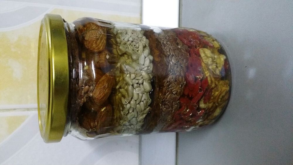Miere , apilarnil , polen crud  , propolis