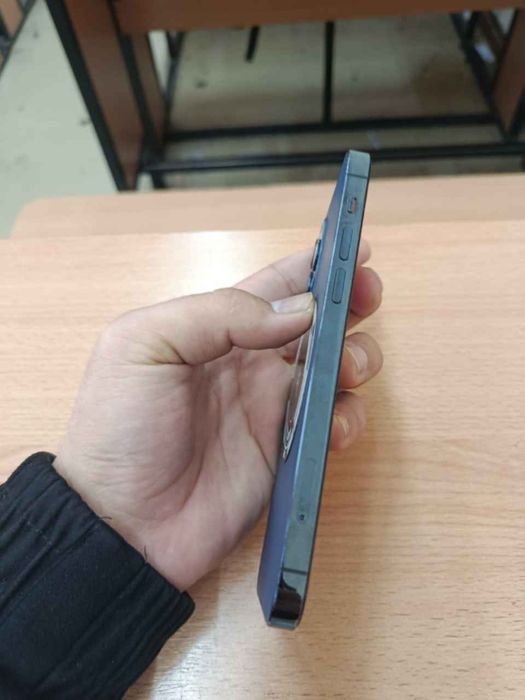 Iphone 12 pro 128 ochilmagan yomkst 77