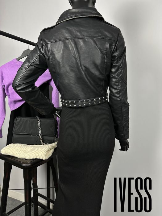 Късо кожено яке с капси