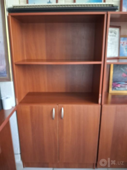 Продаётся комплект офисной мебели столы шкафы, б/у, отличное состояние