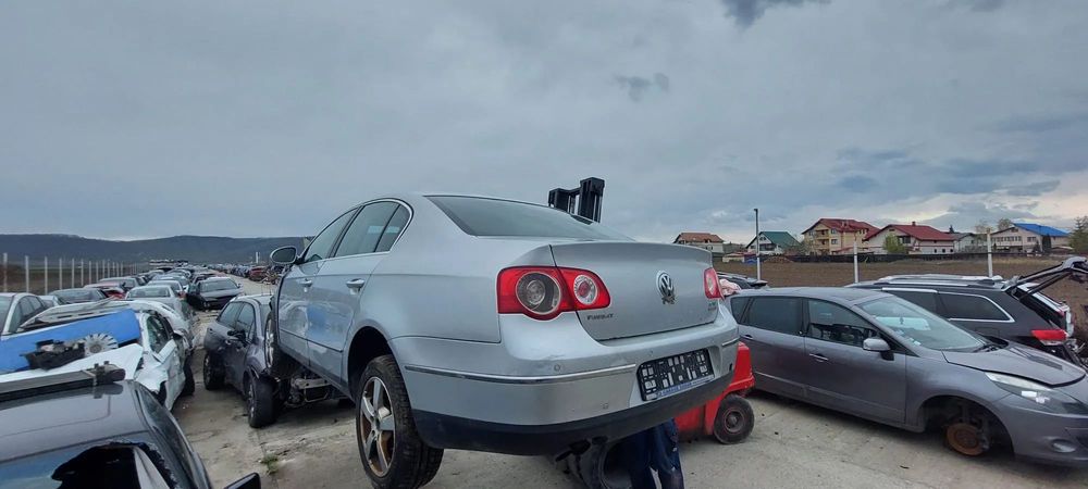 Dezmembrari Volkswagen Passat B6 4X4 BERLINA 2.0 TDi BKP 4MOTION