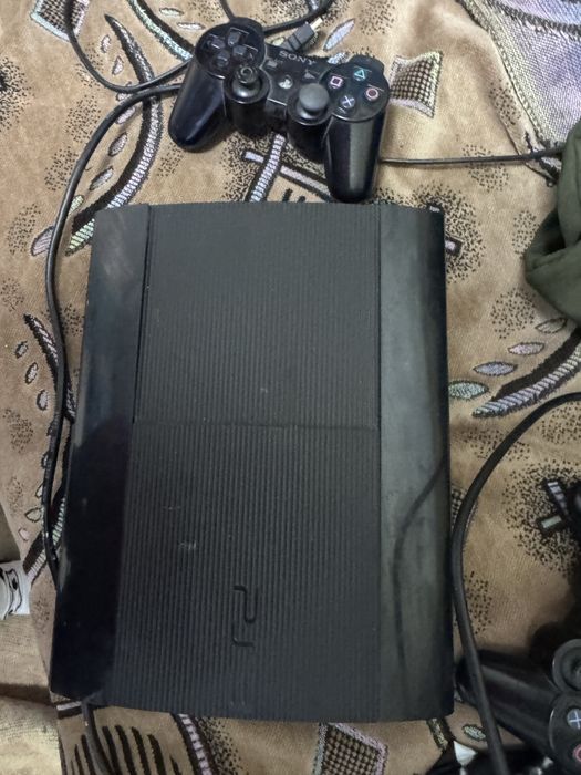 Продам PS3 с джойстиками