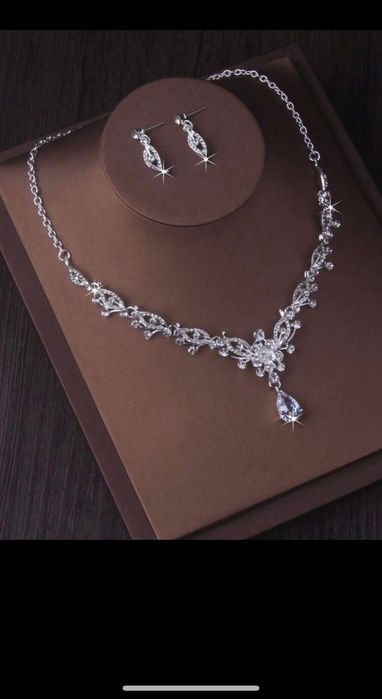 Колие с обици - ново