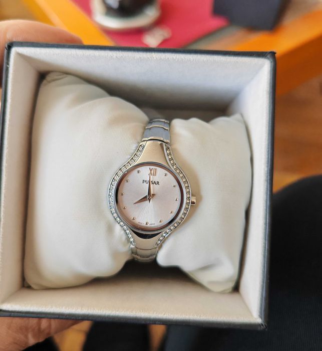 Стилен дамски ръчен часовник PULSAR