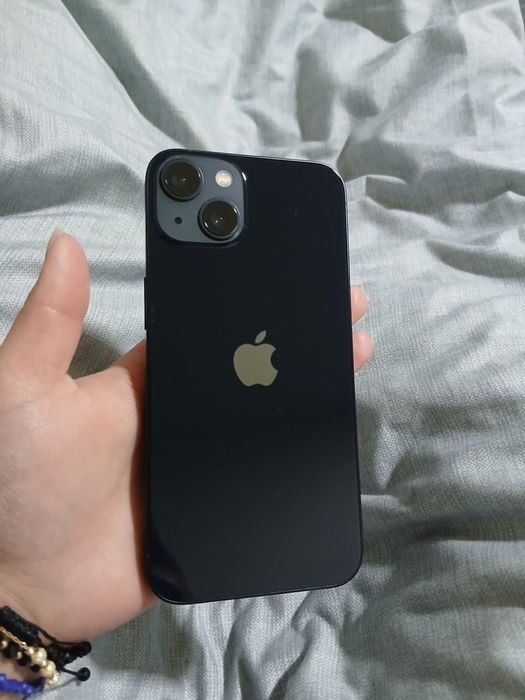 Vând Iphone 13 + huse