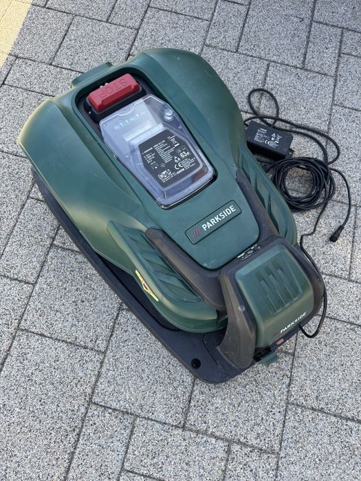 Robot tuns gazon Parkside