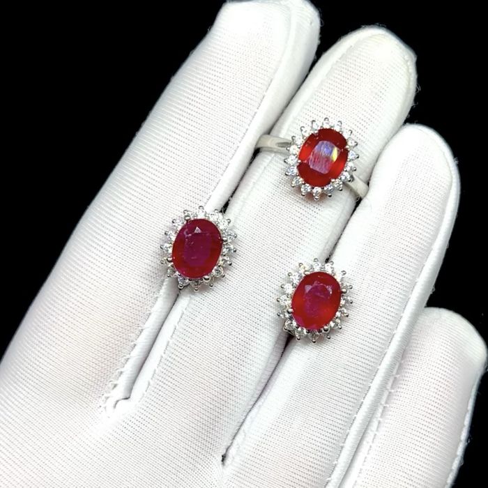 Комплект с натуральными Рубинами 9 мм