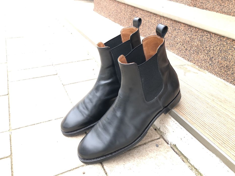 Ghete Chelsea 46, cusute