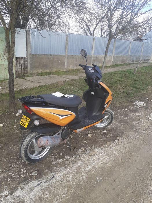 Scuter de vînzare