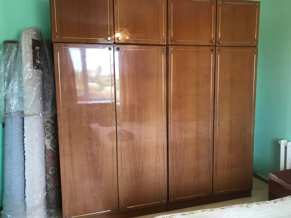 Продам качественный гарнитур