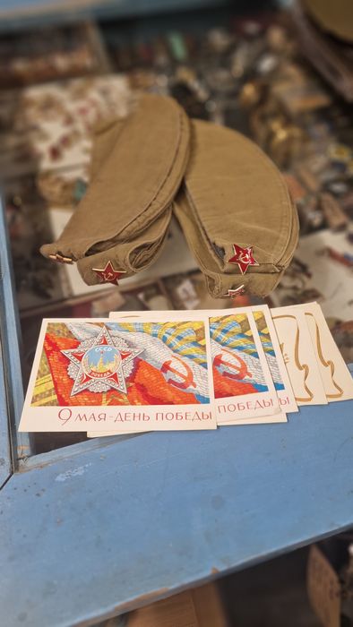 Вещи армейские и пилотки