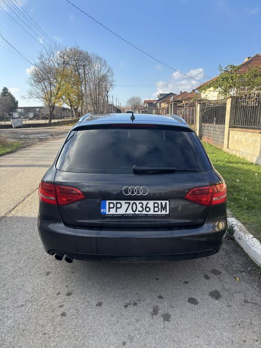 Продавам Ауди а4 б8.